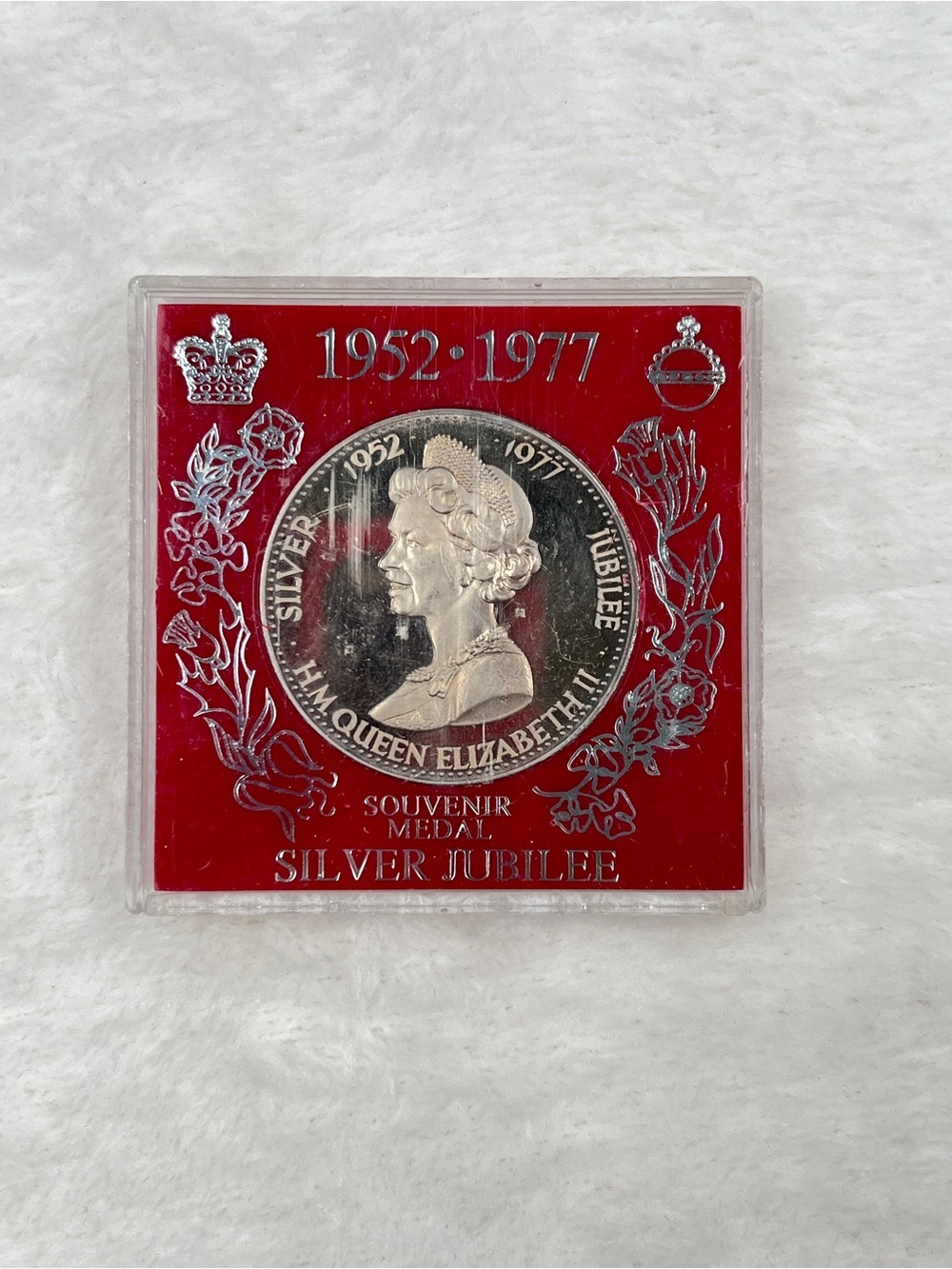 1977 Great Britain Queen Elizabeth II Silver Jubilee Souvenir Medal w/ Case